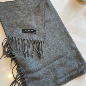 Cashmink Grey scarf.
